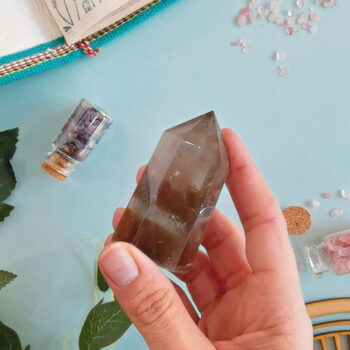 Obelisco de Cuarzo Ahumado